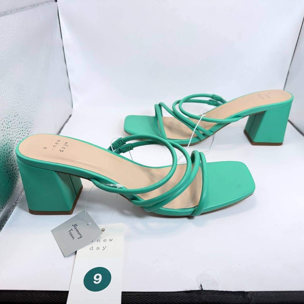 A New Day Womens Size 9 Green Strappy Block Heel Slide Sandals Memory Foam New